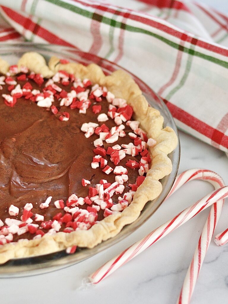 Peppermint Brownie Pie
