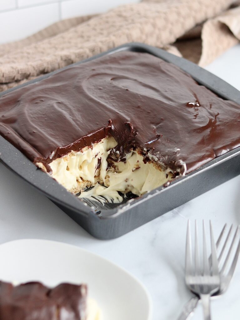No-Bake Chocolate Eclair Cake